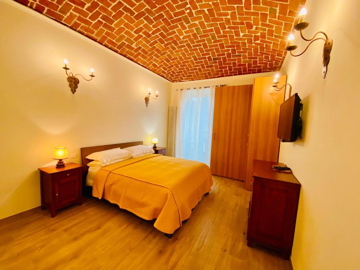Exquisitely Renovated And Centrally Located Apartment With Free Parking Turin Bagian luar foto