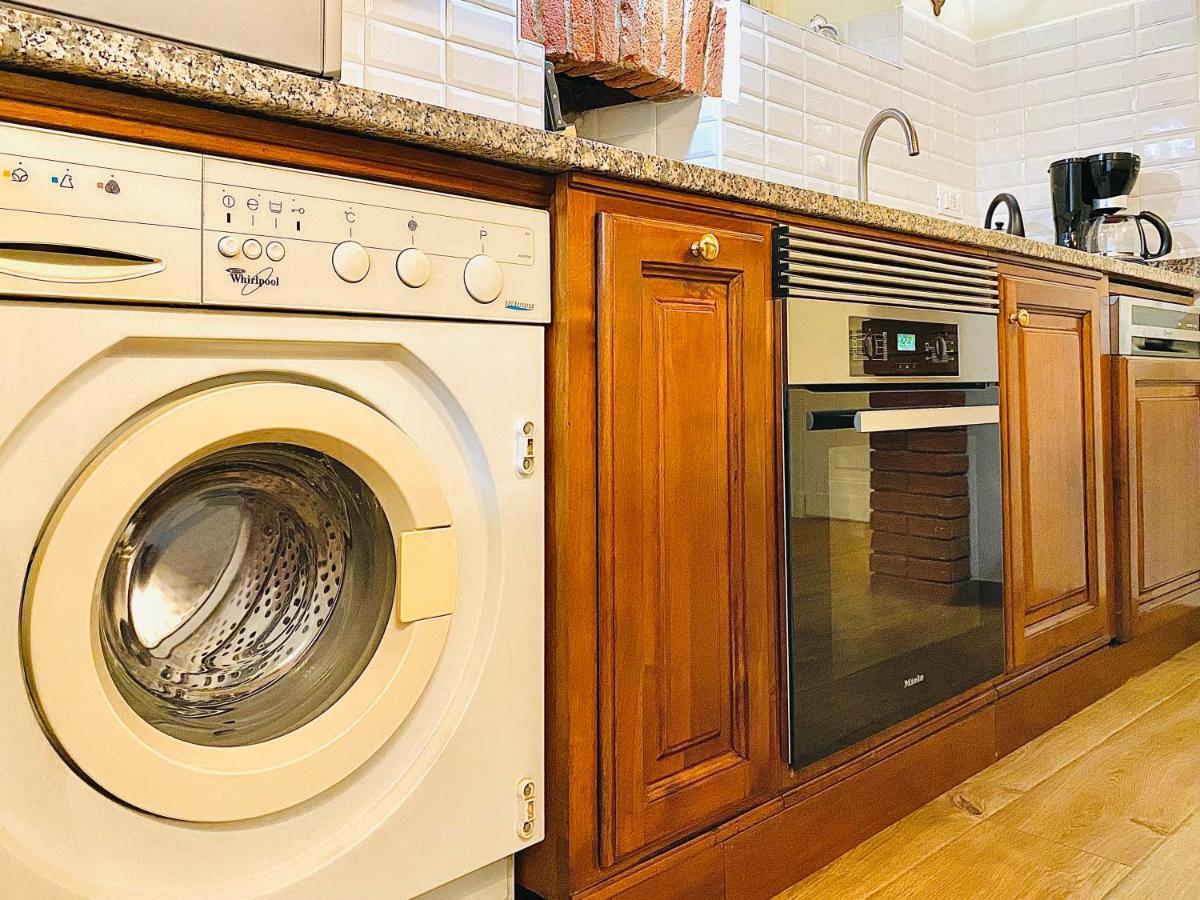 Exquisitely Renovated And Centrally Located Apartment With Free Parking Turin Bagian luar foto