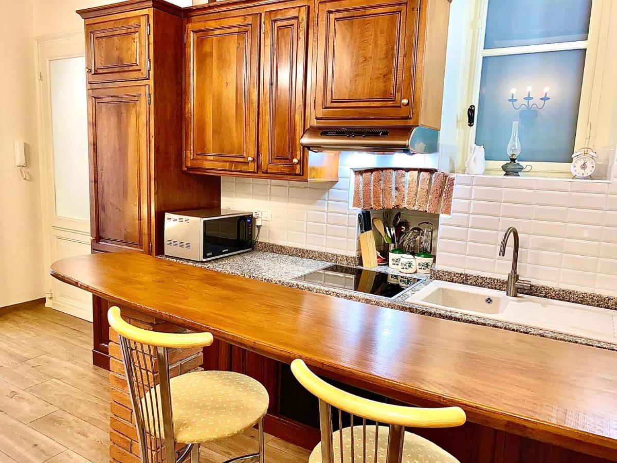 Exquisitely Renovated And Centrally Located Apartment With Free Parking Turin Bagian luar foto