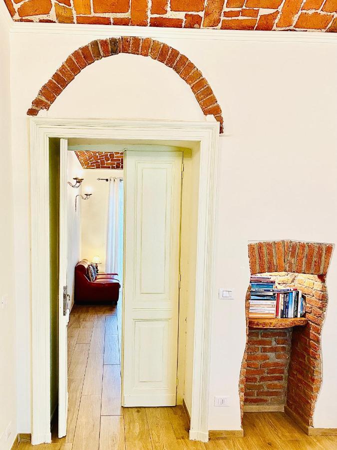 Exquisitely Renovated And Centrally Located Apartment With Free Parking Turin Bagian luar foto